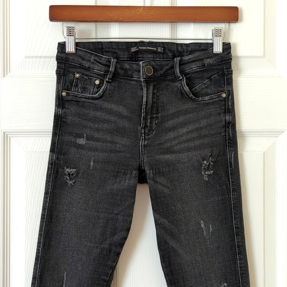 Zara Trafaluc Denimwear Classic Mid Rise Distressed Raw Hem Skinny Jeans Black 4 - Picture 2 of 14